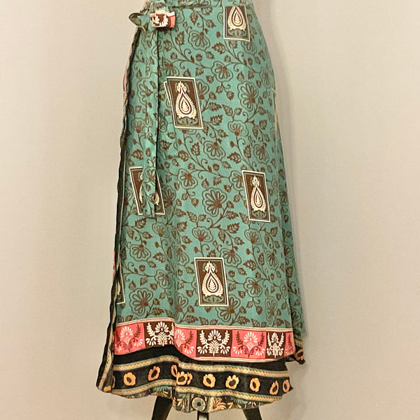 Jupe portefeuille en sari recyclé - vert multi-imprimé